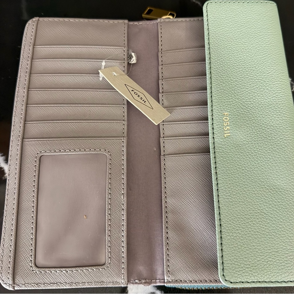 Fossil Sage Green Logo Zip Around Wallet Check Pattern NWT - Picture 8 of 11